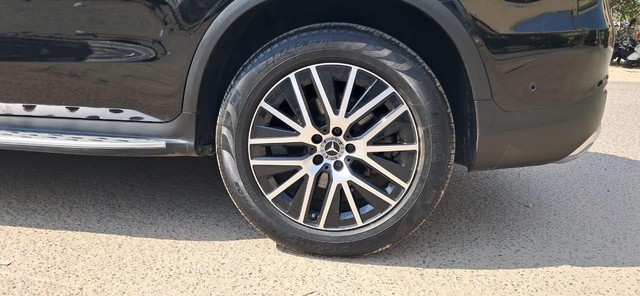 Second-hand 2021 Mercedes-Benz GLC 200 for sale in New Delhi-19