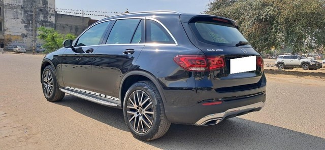 Second-hand 2021 Mercedes-Benz GLC 200 for sale in New Delhi-21