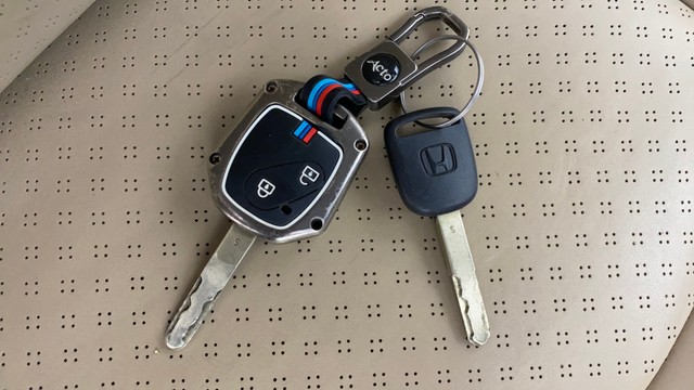 Second-hand 2017 Honda Amaze S i-VTEC for sale in Ahmedabad-5