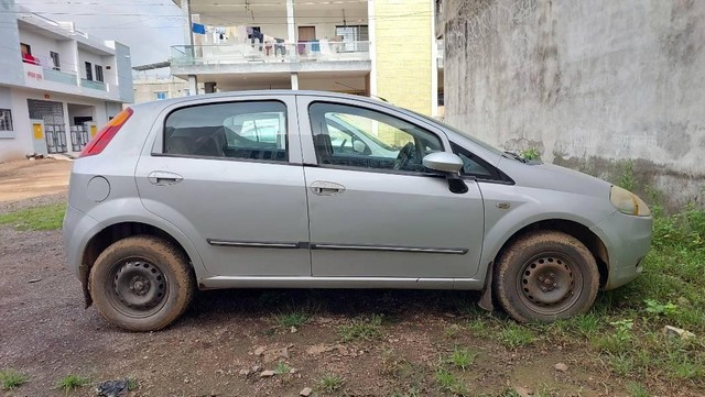Second-hand 2013 Fiat Grande Punto Active (Diesel) for sale in Jasdan-1