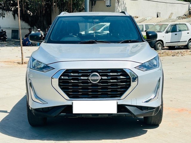 Second-hand 2021 Nissan Magnite XE BSVI for sale in Ahmedabad-3