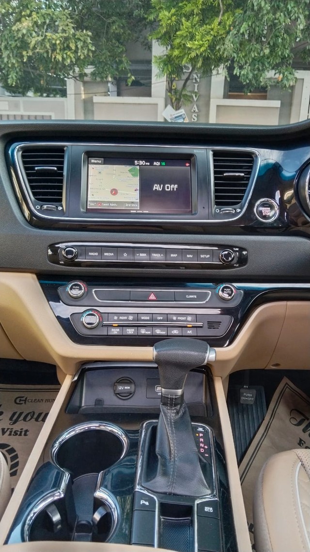 Second-hand 2022 Kia Carnival Limousine for sale in Coimbatore-15