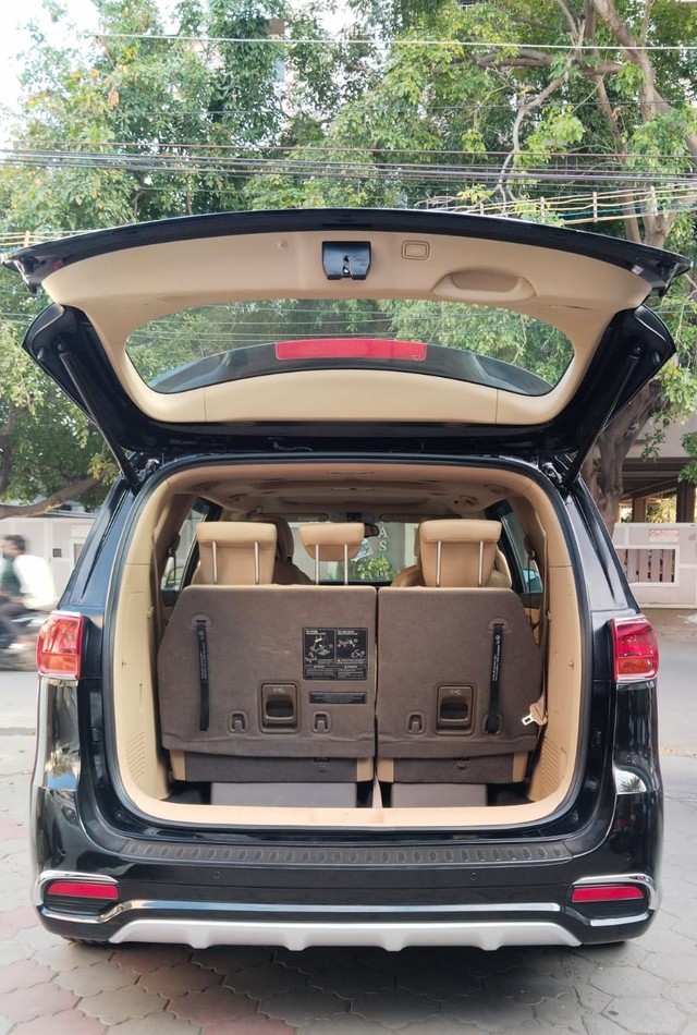 Second-hand 2022 Kia Carnival Limousine for sale in Coimbatore-21