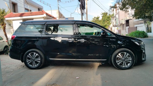 Second-hand 2022 Kia Carnival Limousine for sale in Coimbatore-1