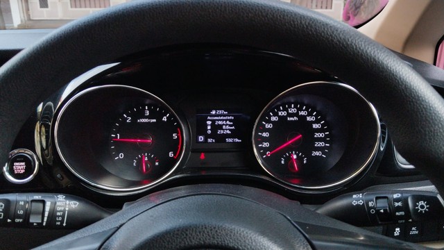 Second-hand 2022 Kia Carnival Limousine for sale in Coimbatore-12