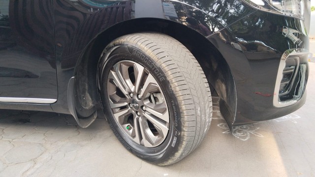 Second-hand 2022 Kia Carnival Limousine for sale in Coimbatore-9