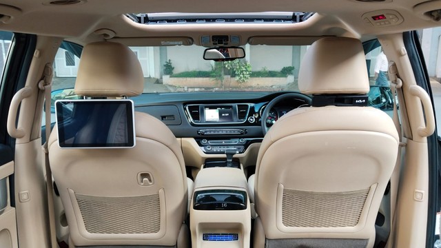 Second-hand 2022 Kia Carnival Limousine for sale in Coimbatore-14