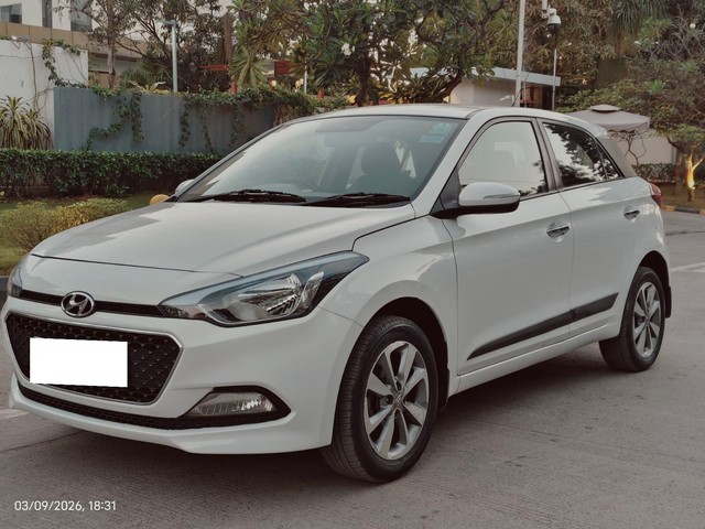 Second-hand 2015 Hyundai i20 Sportz Option 1.2 for sale in Indore-3