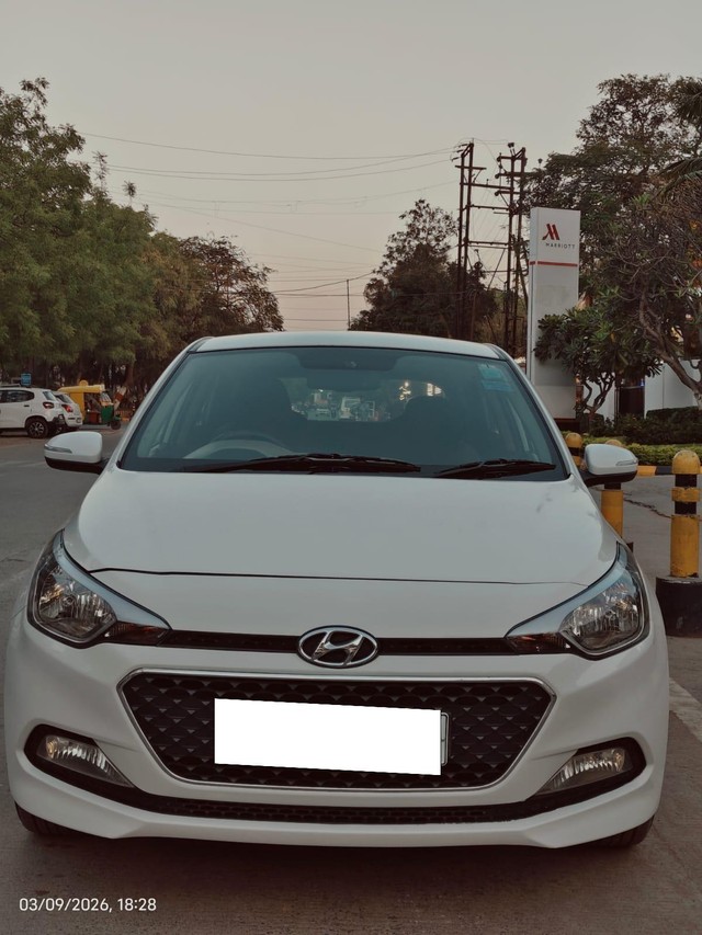 Second-hand 2015 Hyundai i20 Sportz Option 1.2 for sale in Indore-4