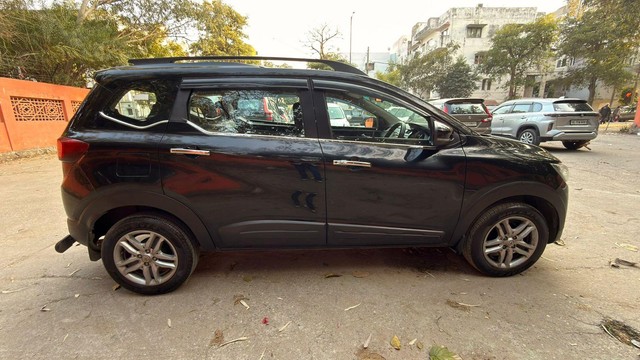 Second-hand 2024 Renault Triber RXZ for sale in New Delhi-8