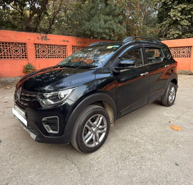 Second-hand 2024 Renault Triber RXZ for sale in New Delhi-3