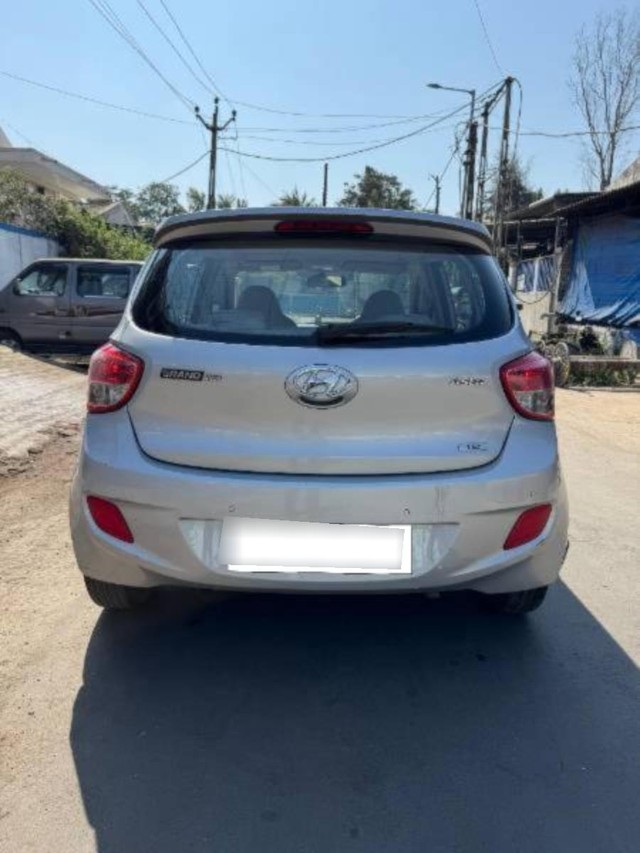 Hyundai Grand i10 Asta Second-hand 2014 Hyundai Grand i10 Asta for sale in Vapi-1