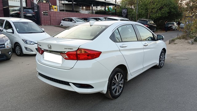 Second-hand 2018 Honda City i-VTEC V for sale in Jaipur-7
