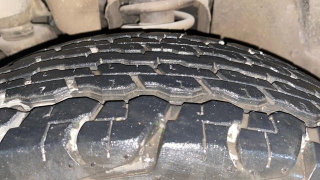 Second-hand 2016 Mahindra TUV 300 T4 for sale in Kolkata-4