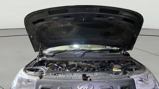 Second-hand 2016 Mahindra TUV 300 T4 for sale in Kolkata-19