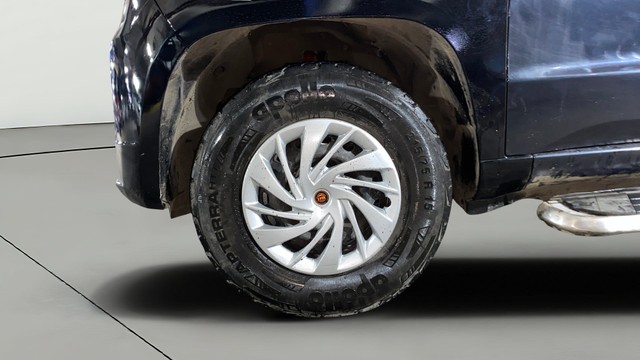 Second-hand 2016 Mahindra TUV 300 T4 for sale in Kolkata-29