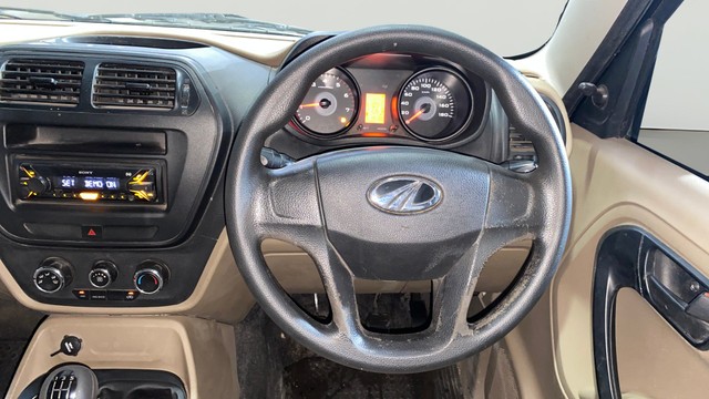 Second-hand 2016 Mahindra TUV 300 T4 for sale in Kolkata-3