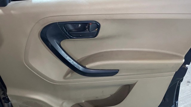 Second-hand 2016 Mahindra TUV 300 T4 for sale in Kolkata-1