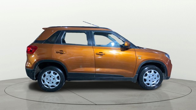 Second-hand 2018 Maruti Suzuki Vitara Brezza VDi AMT for sale in Kolkata-12