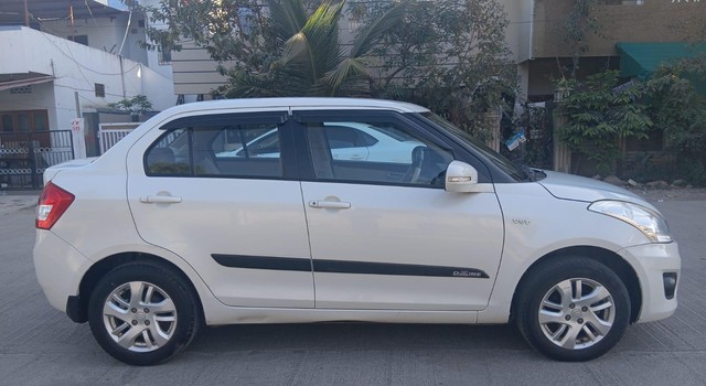 Second-hand 2013 Maruti Suzuki Swift ZXI for sale in Indore-5