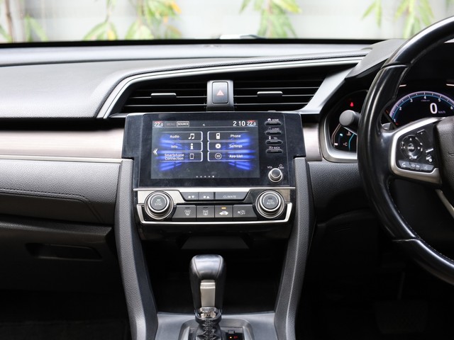 Second-hand 2019 Honda Civic ZX BSIV for sale in Kolkata-8