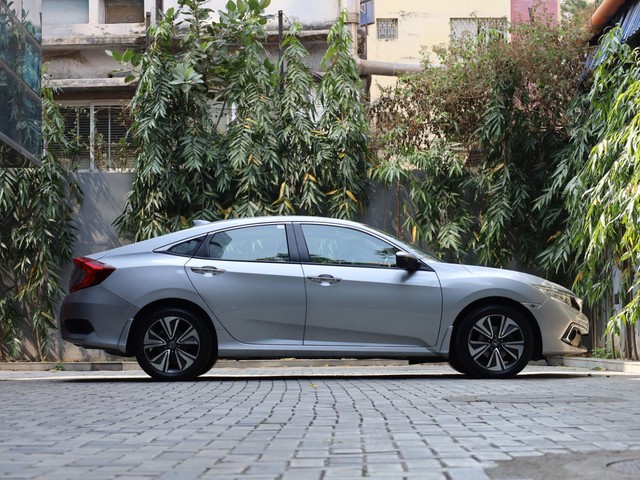 Second-hand 2019 Honda Civic ZX BSIV for sale in Kolkata-1