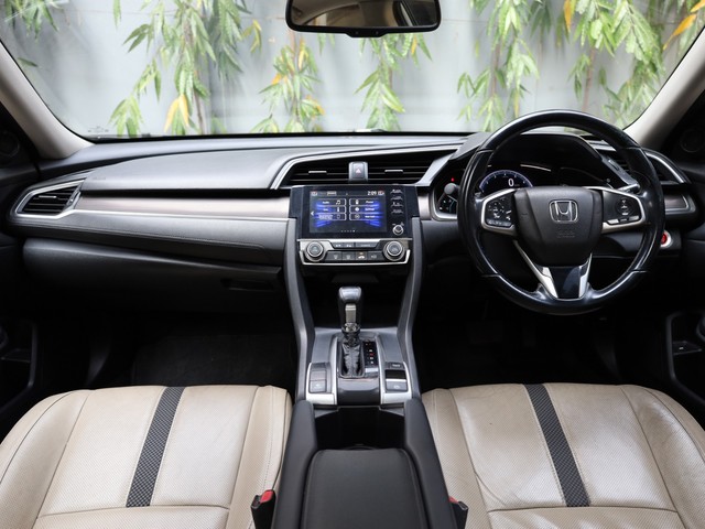 Second-hand 2019 Honda Civic ZX BSIV for sale in Kolkata-12