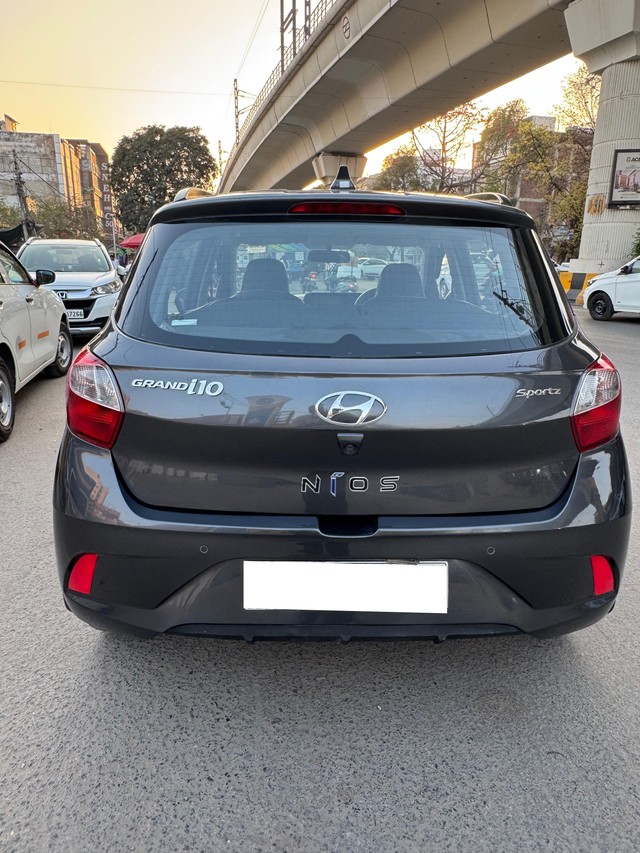 Second-hand 2021 Hyundai Grand i10 Nios Sportz CNG for sale in New Delhi-1