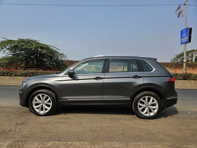 Second-hand 2017 Volkswagen Tiguan 2.0 TDI Highline for sale in Mumbai-4