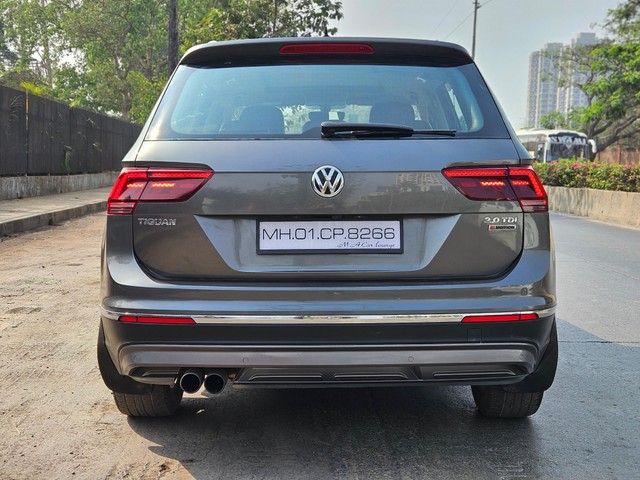 Second-hand 2017 Volkswagen Tiguan 2.0 TDI Highline for sale in Mumbai-2