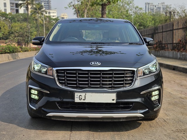 Second-hand 2020 Kia Carnival Limousine for sale in Mumbai-6