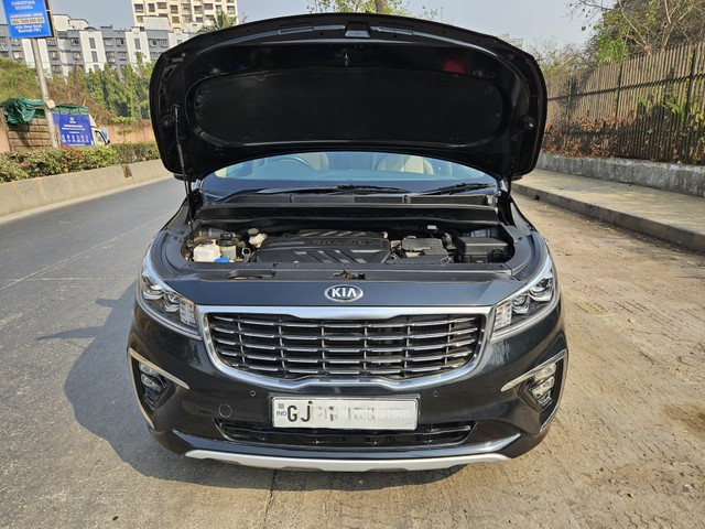 Second-hand 2020 Kia Carnival Limousine for sale in Mumbai-20