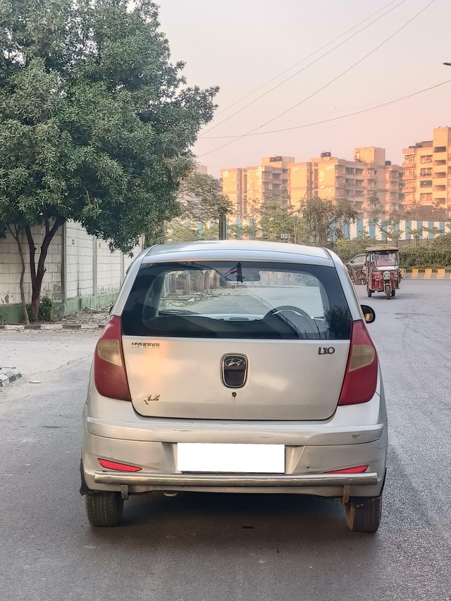 Second-hand 2015 Hyundai i10 Magna 1.1L for sale in New Delhi-3