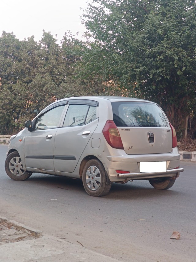 Second-hand 2015 Hyundai i10 Magna 1.1L for sale in New Delhi-4