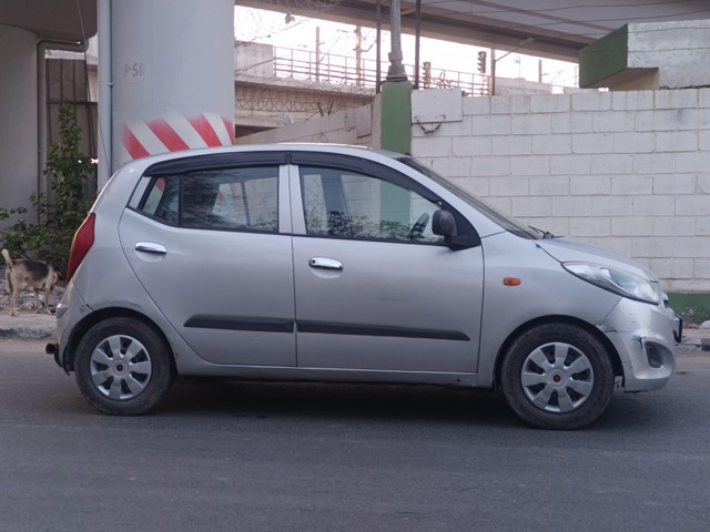 Second-hand 2015 Hyundai i10 Magna 1.1L for sale in New Delhi-1