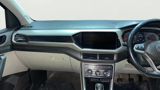 Second-hand 2022 Volkswagen Taigun 1.0 TSI Highline BSVI for sale in Surat-22