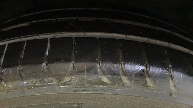 Second-hand 2022 Volkswagen Taigun 1.0 TSI Highline BSVI for sale in Surat-28