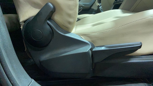 Second-hand 2022 Volkswagen Taigun 1.0 TSI Highline BSVI for sale in Surat-18