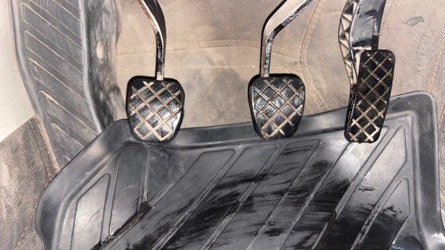 Second-hand 2022 Volkswagen Taigun 1.0 TSI Highline BSVI for sale in Surat-14