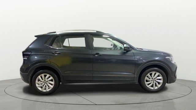 Second-hand 2022 Volkswagen Taigun 1.0 TSI Highline BSVI for sale in Surat-1