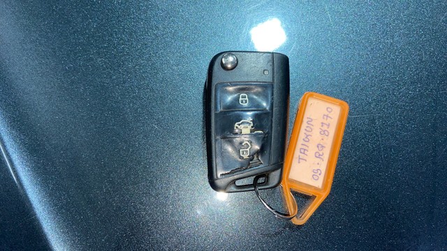 Second-hand 2022 Volkswagen Taigun 1.0 TSI Highline BSVI for sale in Surat-21