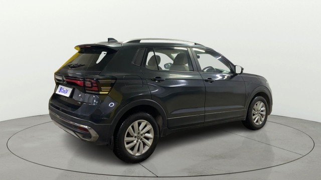 Second-hand 2022 Volkswagen Taigun 1.0 TSI Highline BSVI for sale in Surat-2