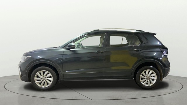 Second-hand 2022 Volkswagen Taigun 1.0 TSI Highline BSVI for sale in Surat-5