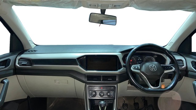 Second-hand 2022 Volkswagen Taigun 1.0 TSI Highline BSVI for sale in Surat-10