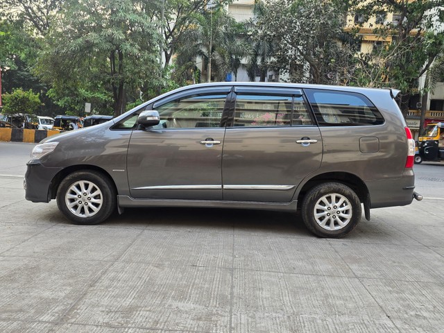 Second-hand 2014 Toyota Innova 2.5 VX (Diesel) 8 Seater for sale in Mumbai-10