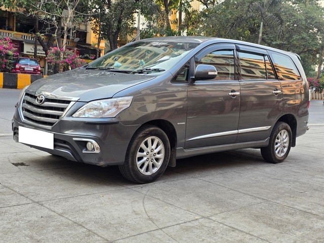 Second-hand 2014 Toyota Innova 2.5 VX (Diesel) 8 Seater for sale in Mumbai-6