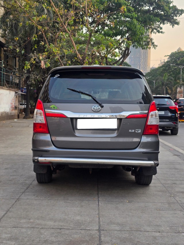 Second-hand 2014 Toyota Innova 2.5 VX (Diesel) 8 Seater for sale in Mumbai-2