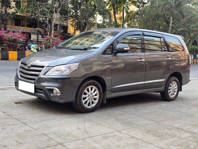 Second-hand 2014 Toyota Innova 2.5 VX (Diesel) 8 Seater for sale in Mumbai-7