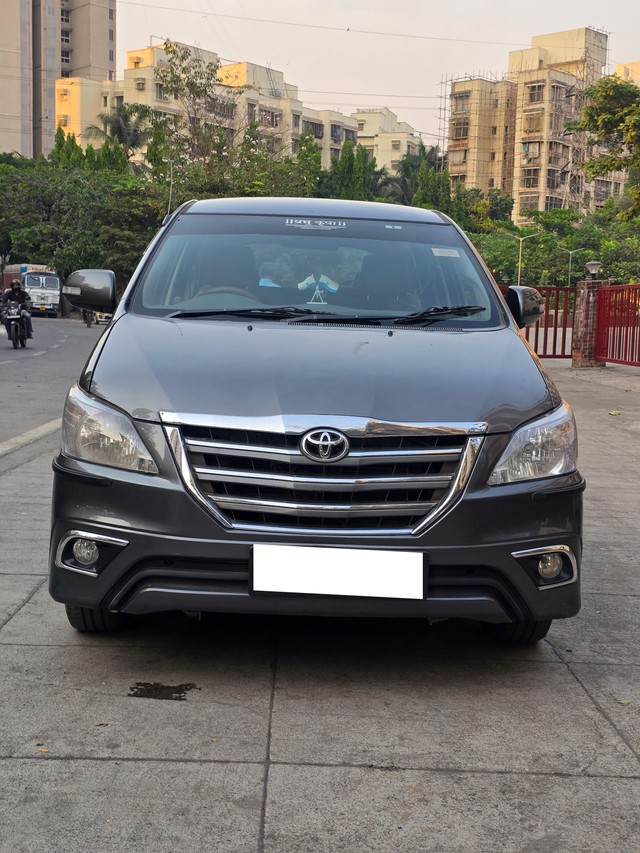 Second-hand 2014 Toyota Innova 2.5 VX (Diesel) 8 Seater for sale in Mumbai-8