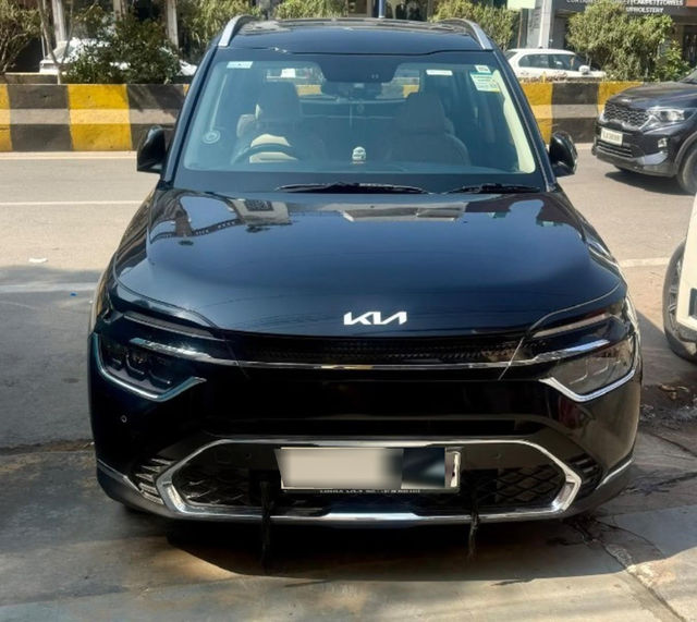 Kia Carens Luxury Plus Diesel AT 6 STR BSVI Second-hand 2022 Kia Carens Luxury Plus Diesel AT 6 STR BSVI for sale in New Delhi